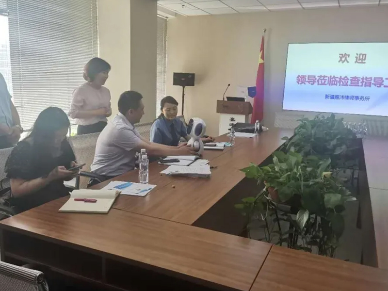巴州人民檢察院、巴州司法局在瀛和庫(kù)爾勒所召開(kāi)民事檢察座談會(huì)