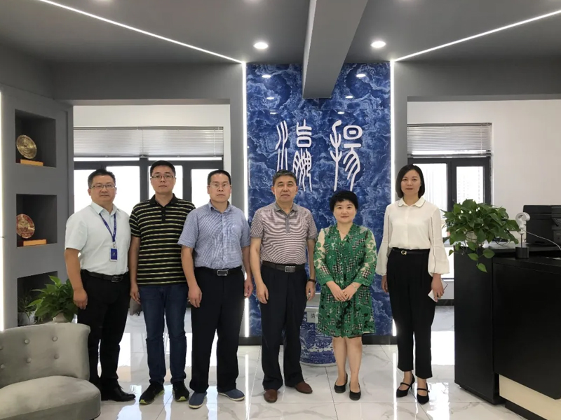 省司法廳全系統(tǒng)“放管服”改革自查互查第四檢查組—淮安檢查組黃兆海一行蒞臨瀛揚(yáng)所指導(dǎo)工作